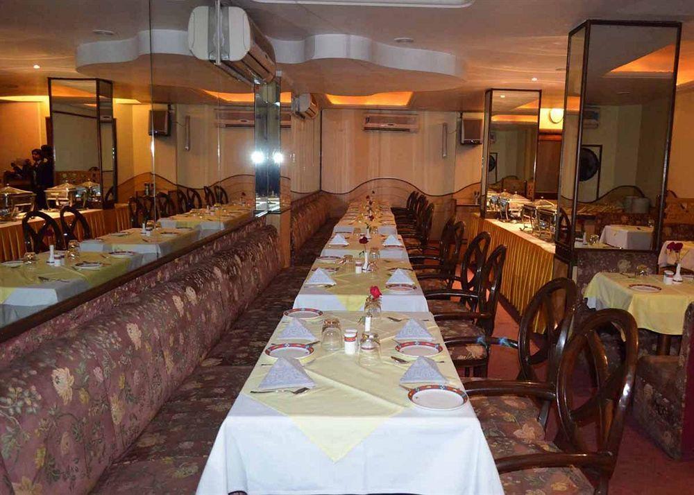 Hotel Grand Sartaj New Delhi Luaran gambar